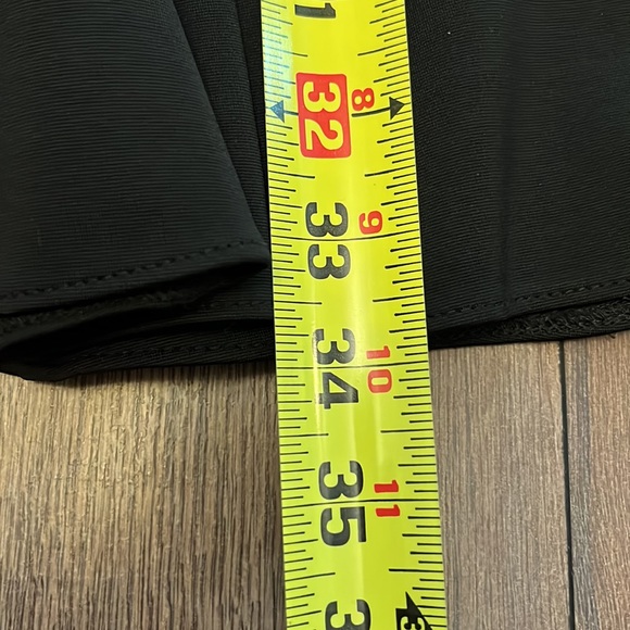 Lauren Ralph Lauren woman’s cut out shoulder pleated dress black - Picture 8 of 9